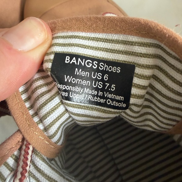 BANGS Women’s 7.5 Tan Floral Embroidery Canvas High Top Lace Up Sneakers - Picture 9 of 11